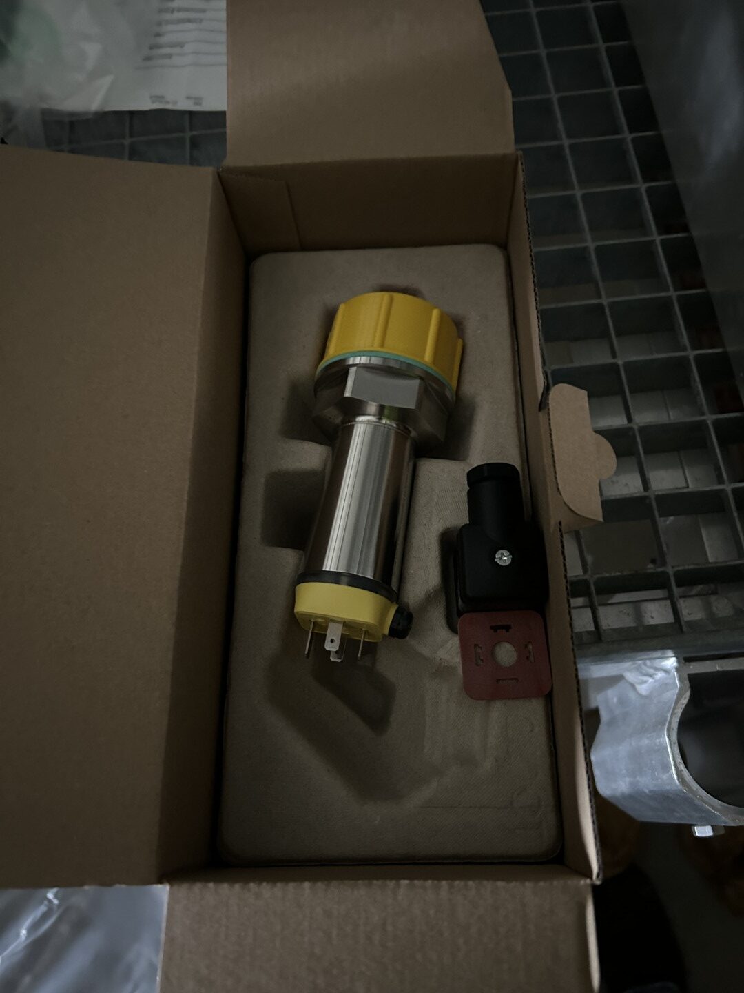 Vegabar 28 Pressure sensor - G1.5" connection - 3 Available