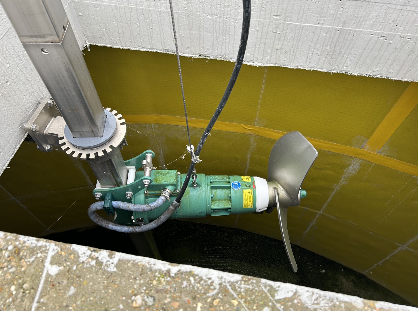 Suma Optimix 2G 90-280 9kW Submersible Mixer incl ancillaries - 2 Available