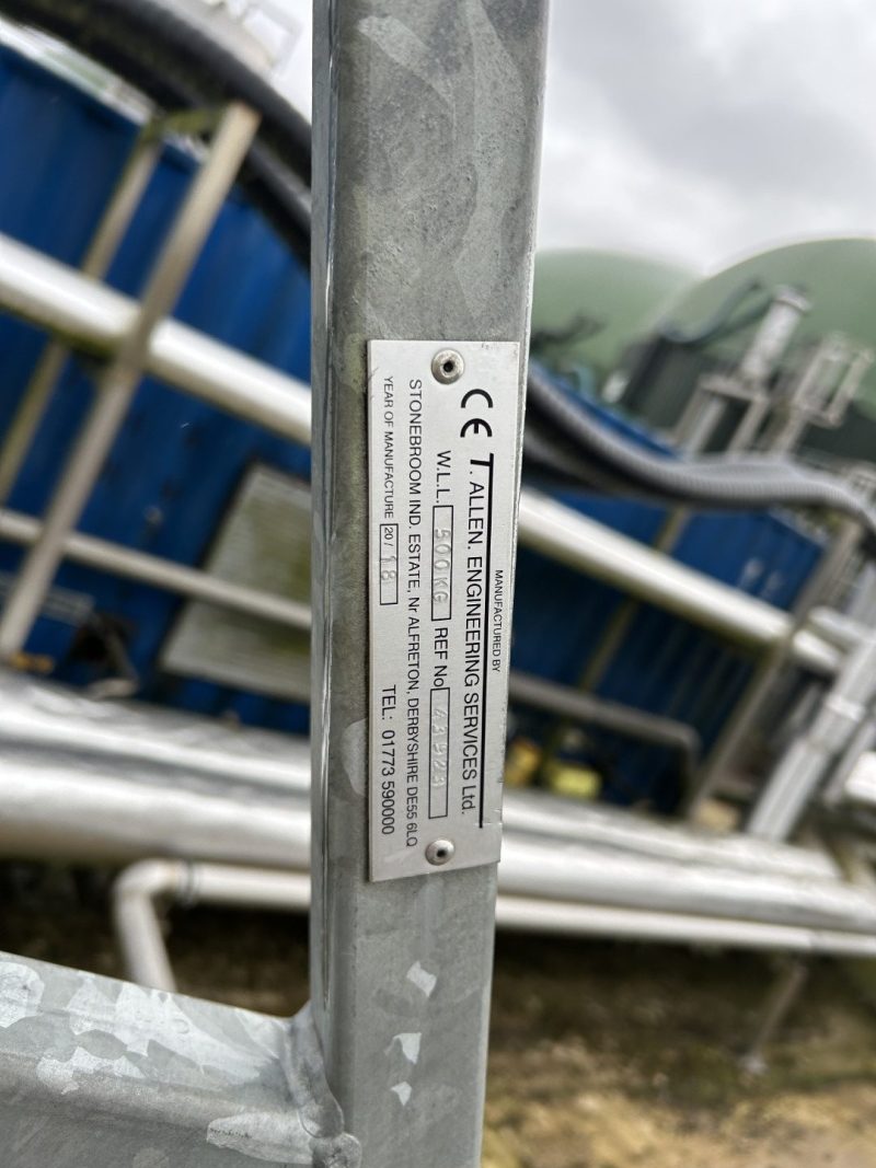 Sumbersible sump pump with local control system and davit - Operational - Image 3