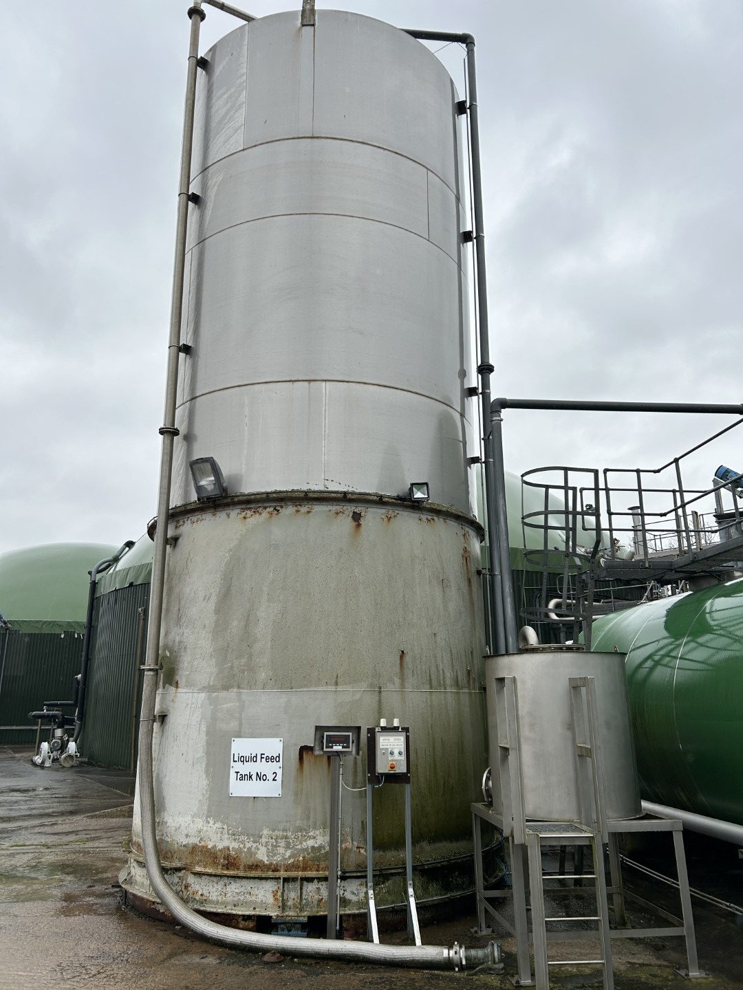 Liquid feed tank - 60,000litres, insulated on weigh cells