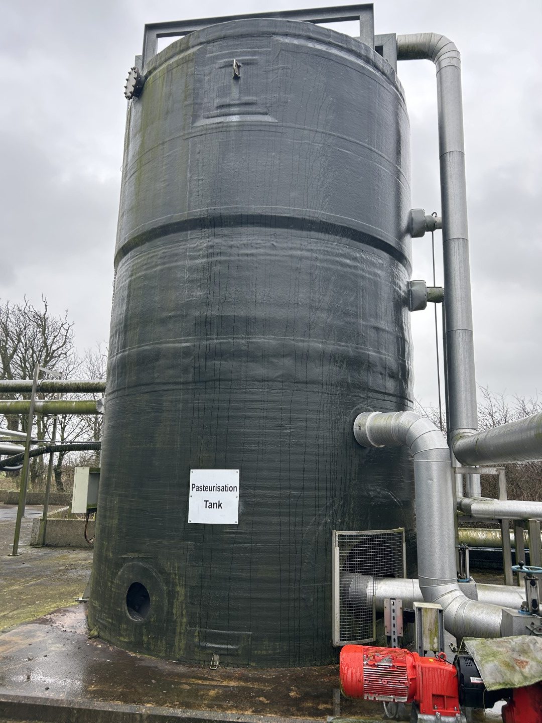 Pasteurisation tank with internal heat exchanger 55,000 litres