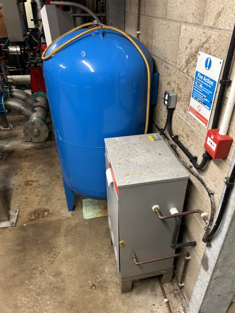 Water pressurisation system and expansion vessel - Image 2