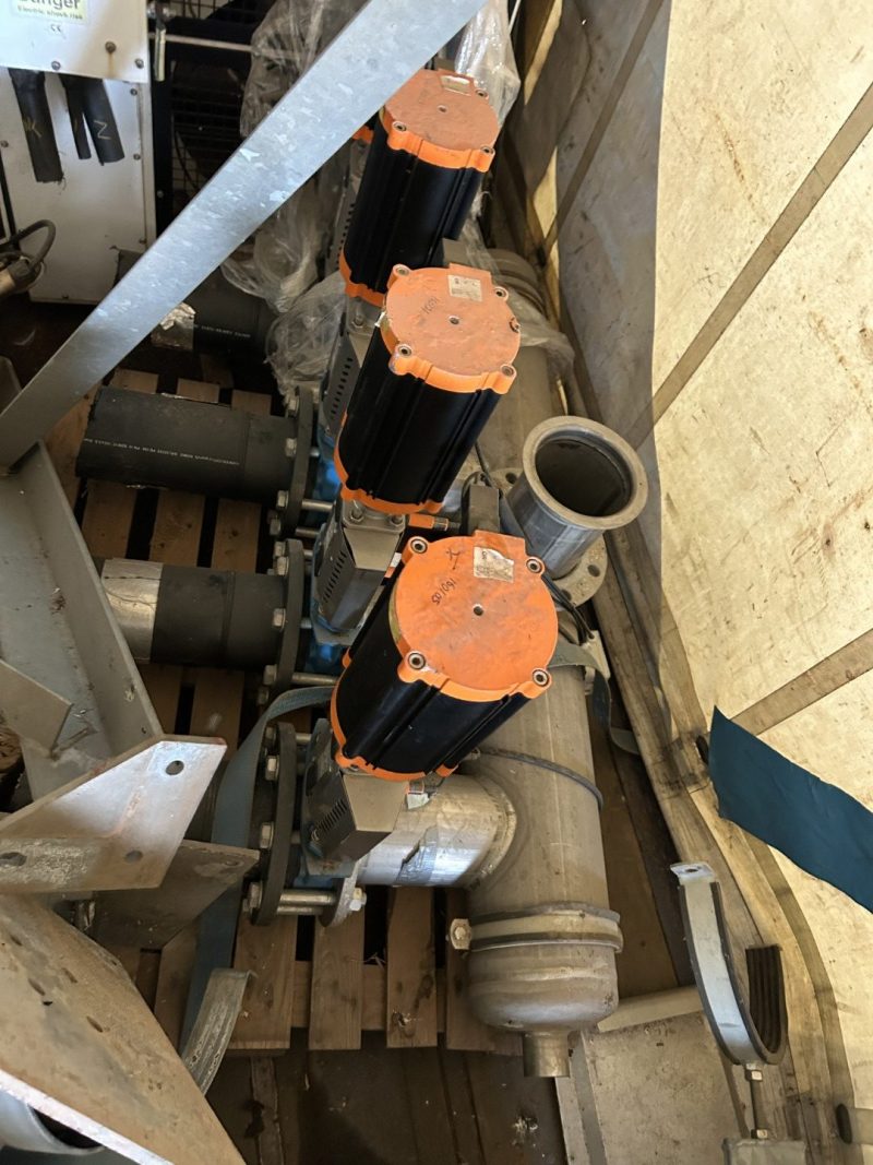 4 Way Distribution Manifold with DN150 connections and automatic valves - Image 3
