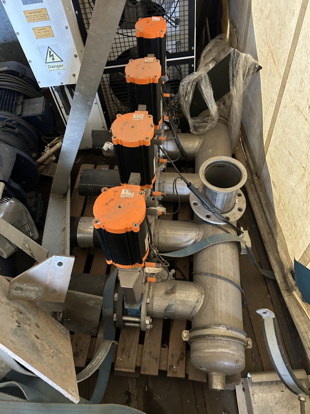 4 Way Distribution Manifold with DN150 connections and automatic valves