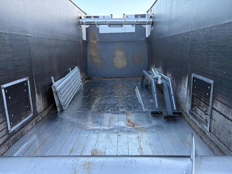 Bio-G Walking floor feeder - 40m3 - Excellent condition - 2 Available - Image 4