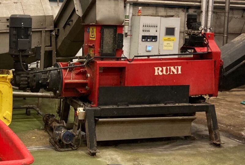 Runi SK370 compactor and control panel - Excellent condition ***REDUCED*** - Image 2