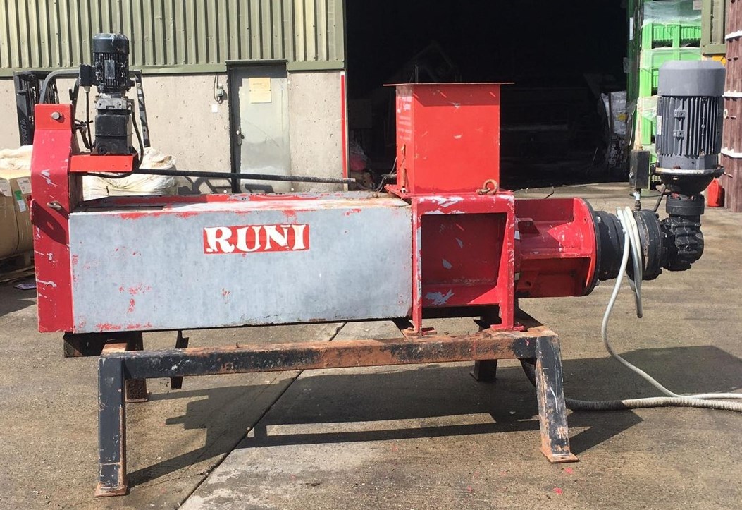 Runi SK370 compactor and control panel - Excellent condition ***REDUCED***