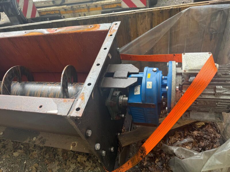 Screw Conveyor - 8.2m long, 4kW - NEVER USED - Image 6